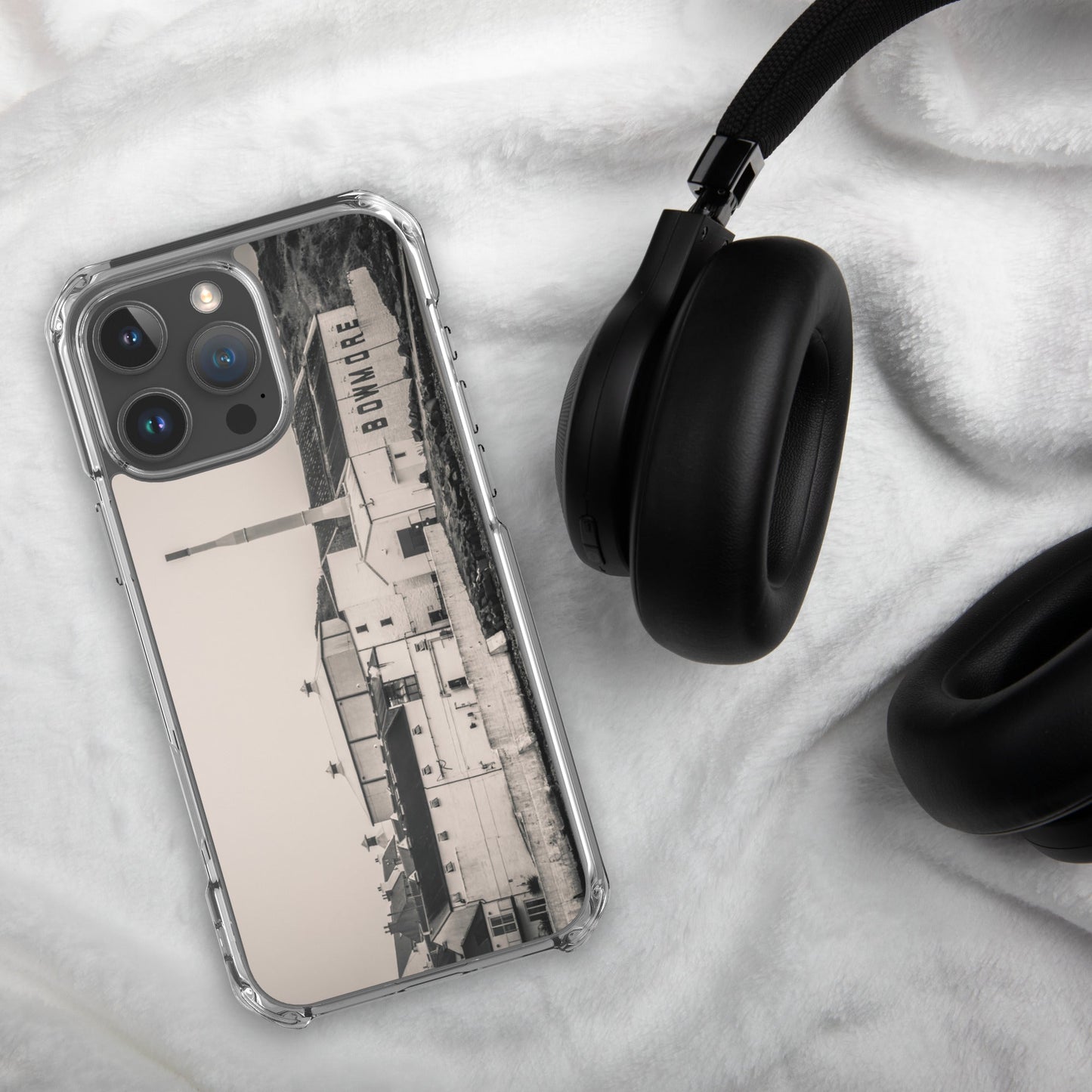 Bowmore Distillery Black White MagSafe® Clear Case for iPhone® iPhone 16 Pro Max