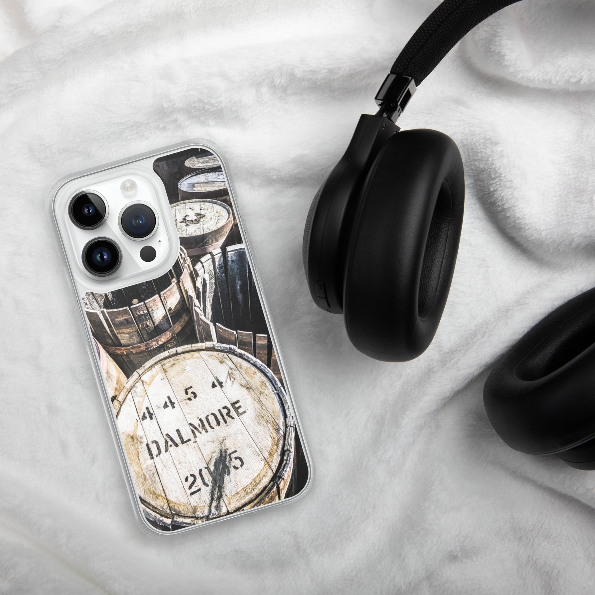 Dalmore Distillery Casks MagSafe® clear case for iPhone® iPhone 14 Pro
